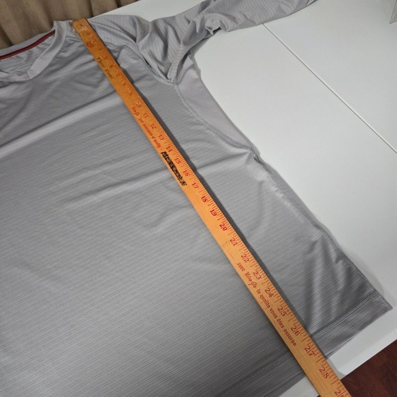 Rhone Shirt Mens Medium Gray Long Sleeve Pullover Athletic Activewear READ - Picture 10 of 12